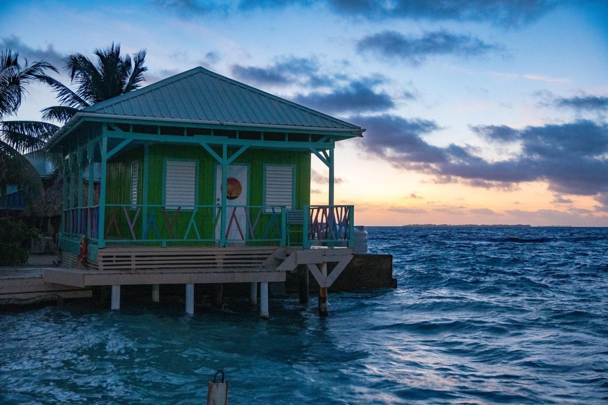 King Lewey'S Island Resort Placencia المظهر الخارجي الصورة